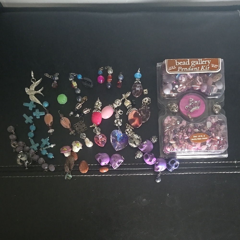 Colorful Bead Gallery Pendant Kit